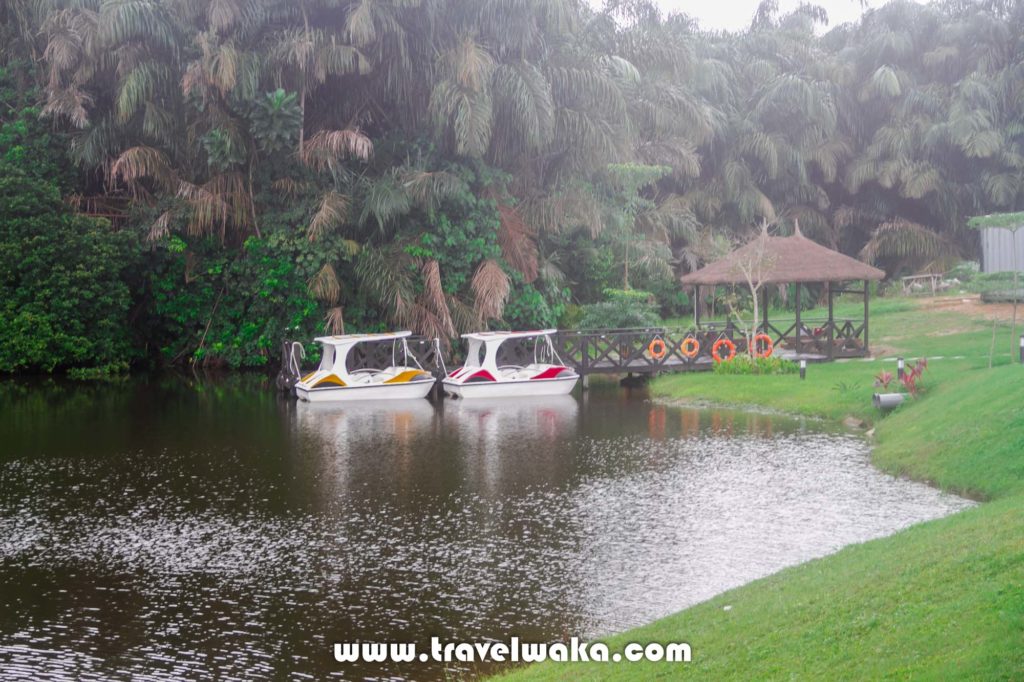 boat at lakowe golf