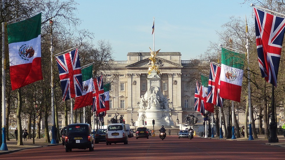 Buckingham Palace - Best Tourist Attraction Sites in The United Kingdom