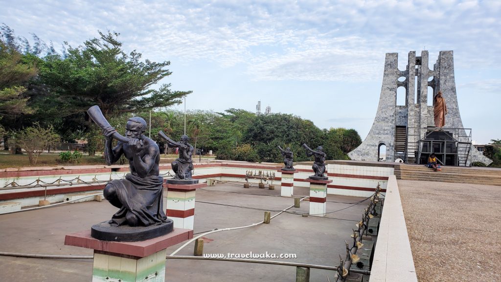 statues of 14 flute men